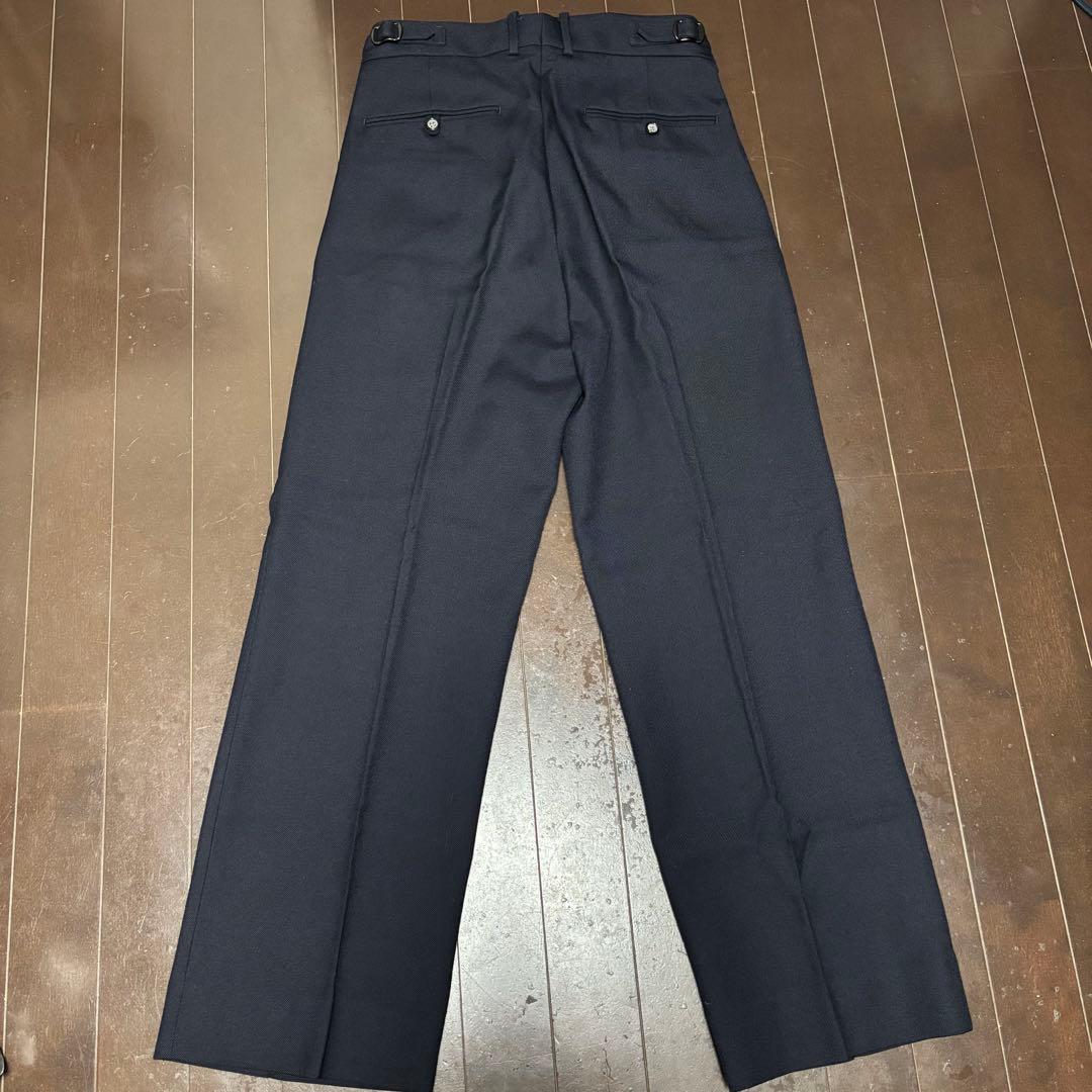 TOMORROWLANDネイビー 2プリーツサイドアジャスターパンツ