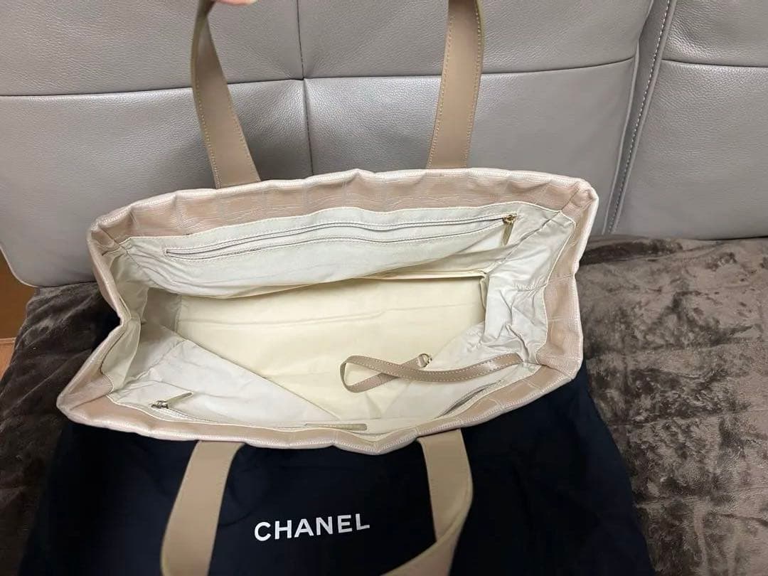 CHANEL ニュートラベルライントート