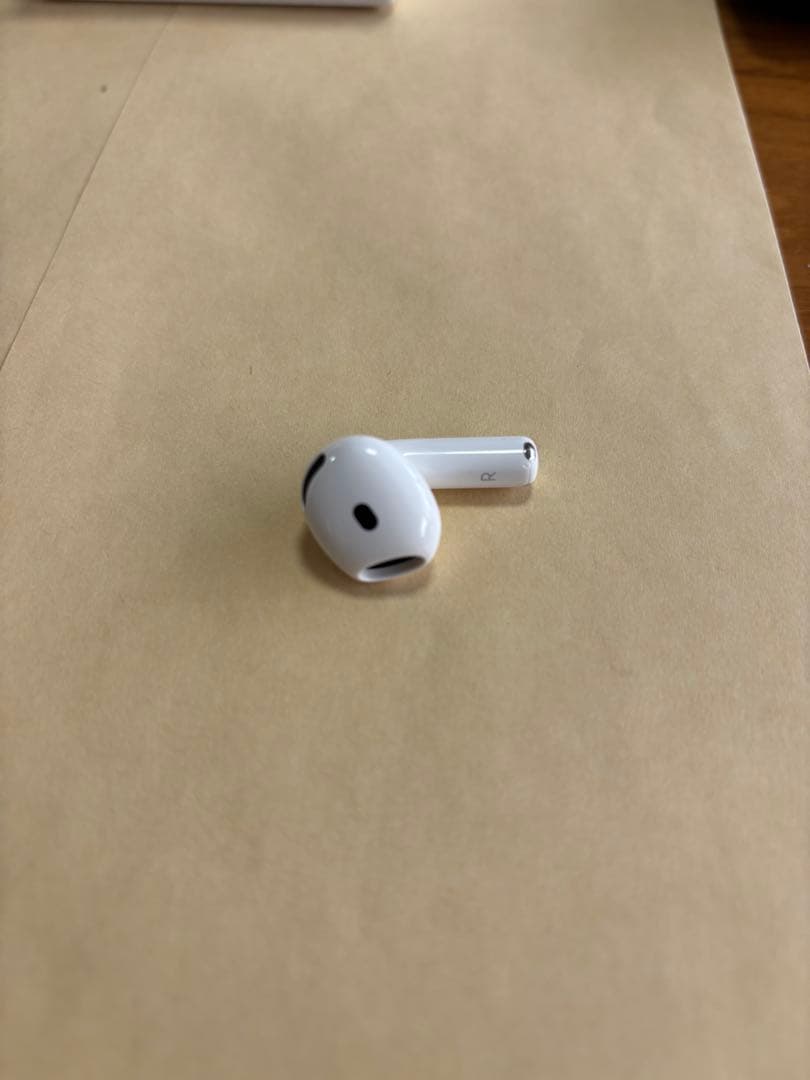 【中古】AirPods（第4世代）　ノイキャン付き