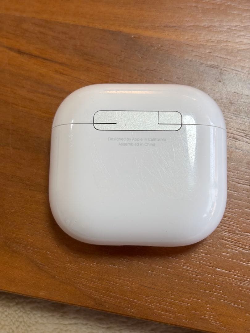 【中古】AirPods（第4世代）　ノイキャン付き