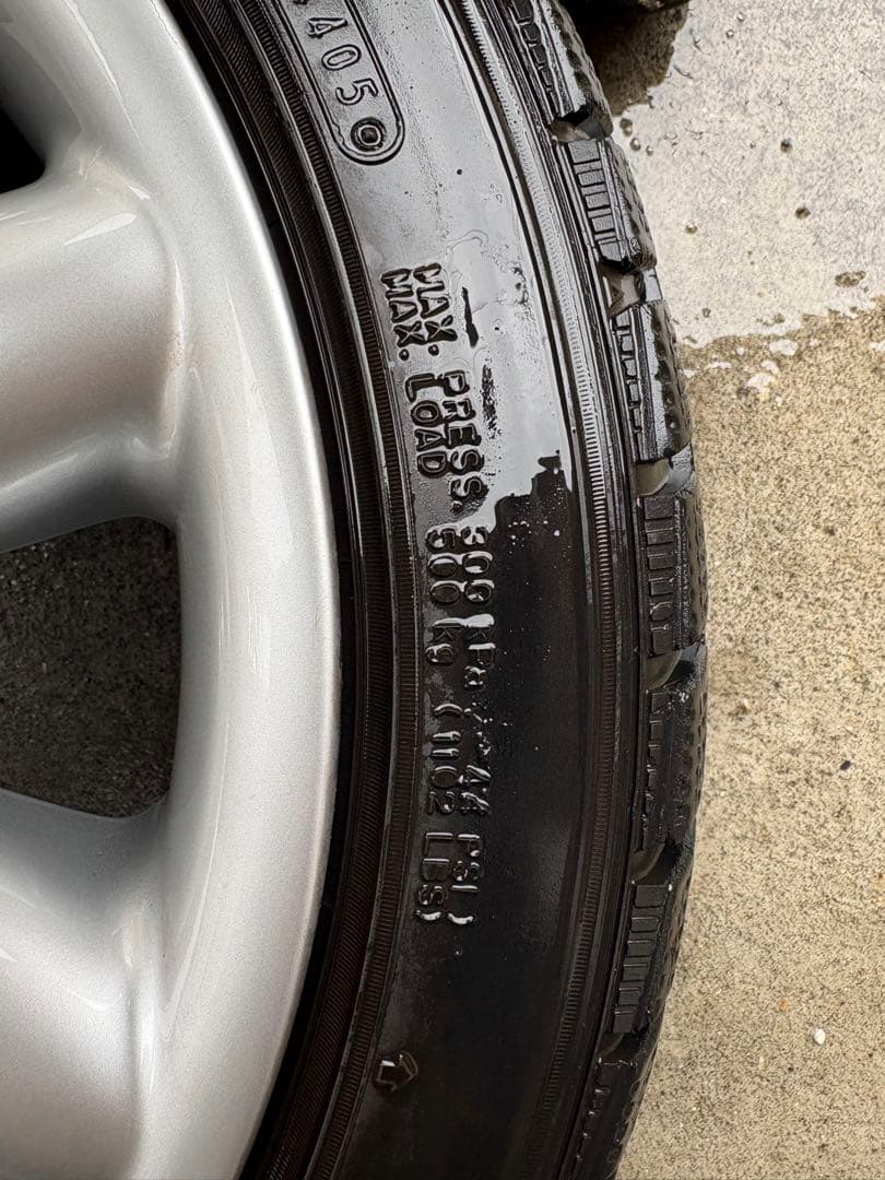 シルバー ホイール　スタッドレスタイヤ 4本セット