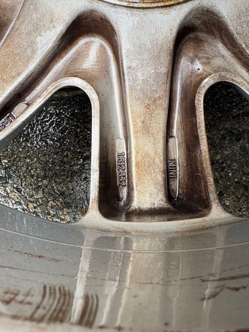 シルバー ホイール　スタッドレスタイヤ 4本セット