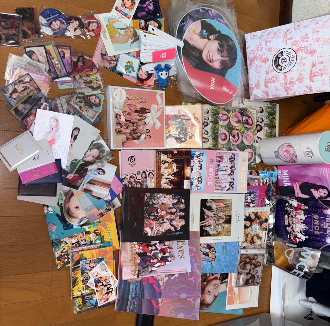 TWICE コレクションセット CD・グッズ多数