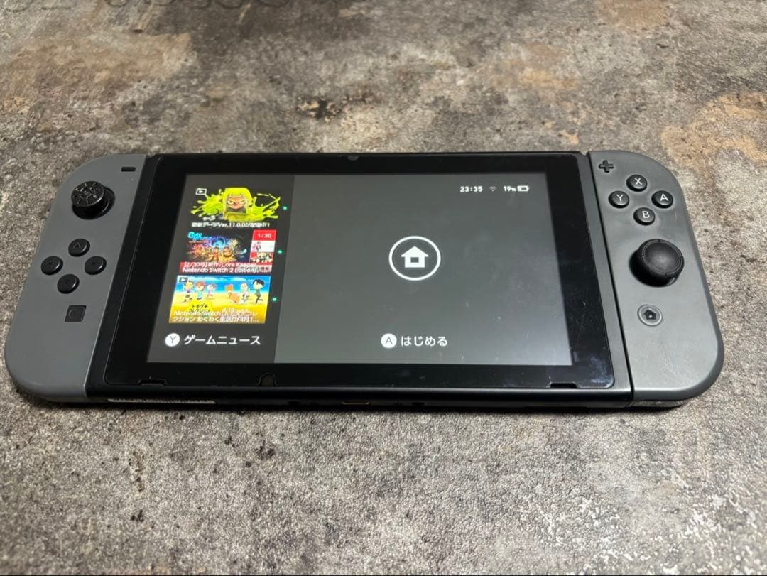 Nintendo Switch グレー 本体 キャラクターシール付き