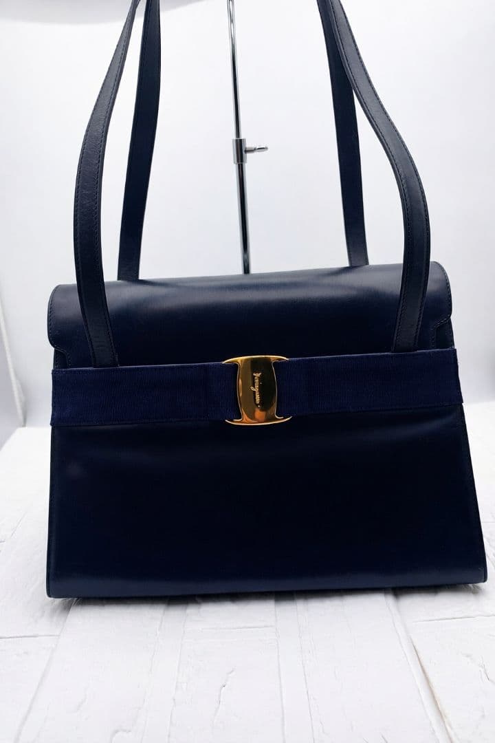 は*ら様 SalvatoreFerragamo　フェラガモ　ヴァラリボン　ショル