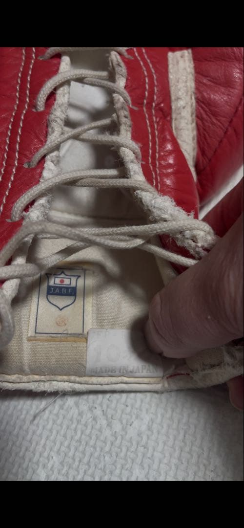 廃盤Winning グローブ 赤/白 ひも式10オンス