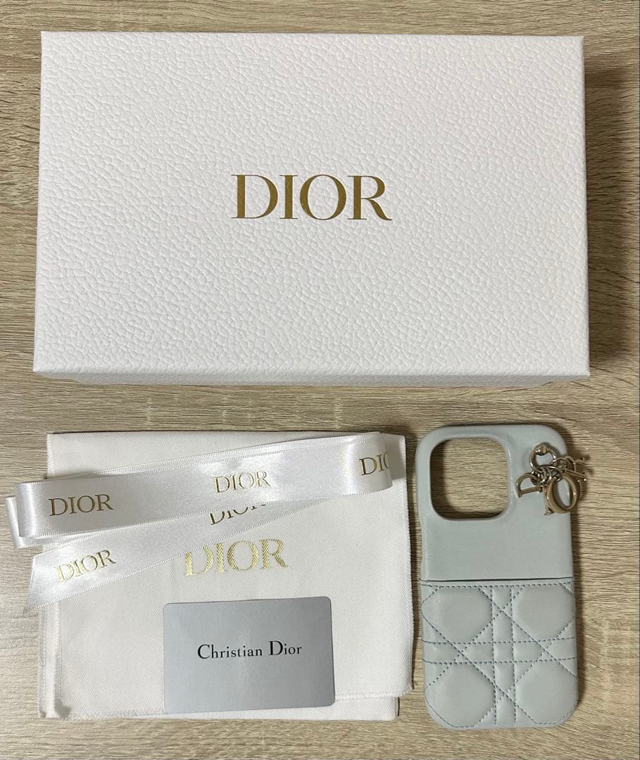 【正規品】Dior 水色　iPhone14pro スマホケース　キルティング