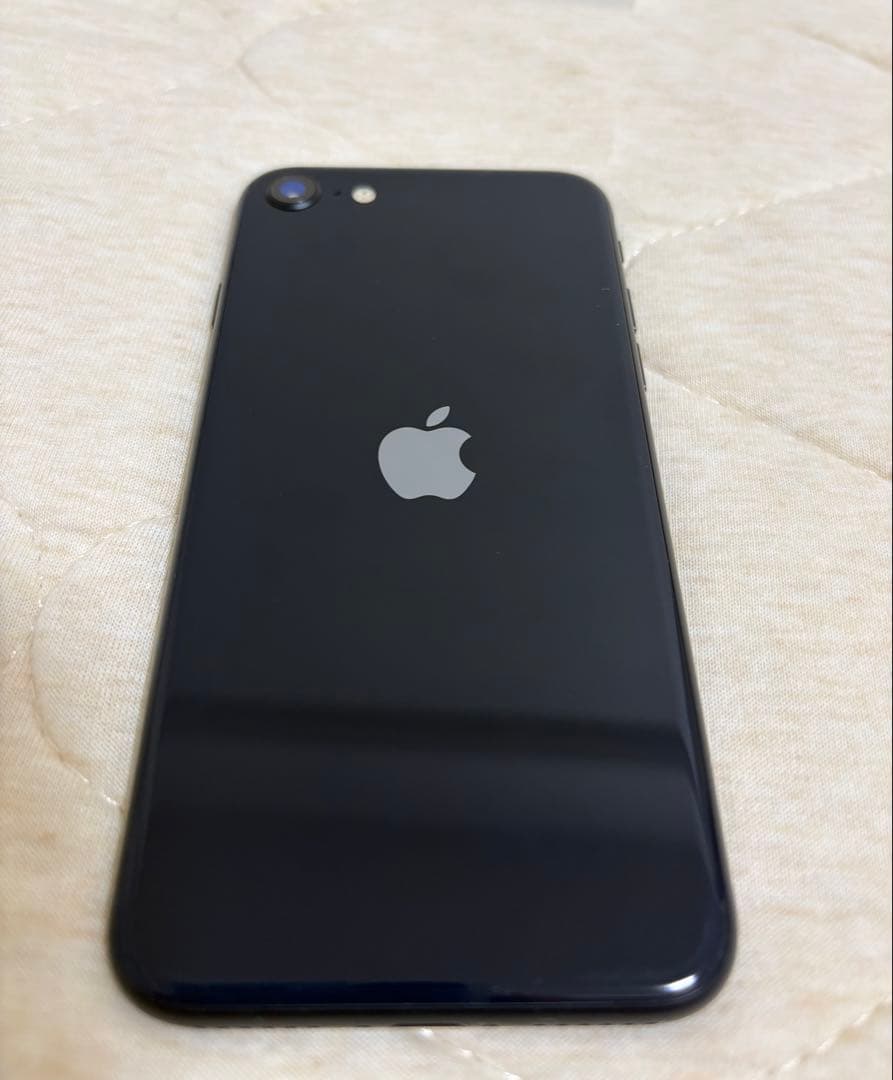 iPhone SE3 64GB SIMフリー バッテリー100% 美品