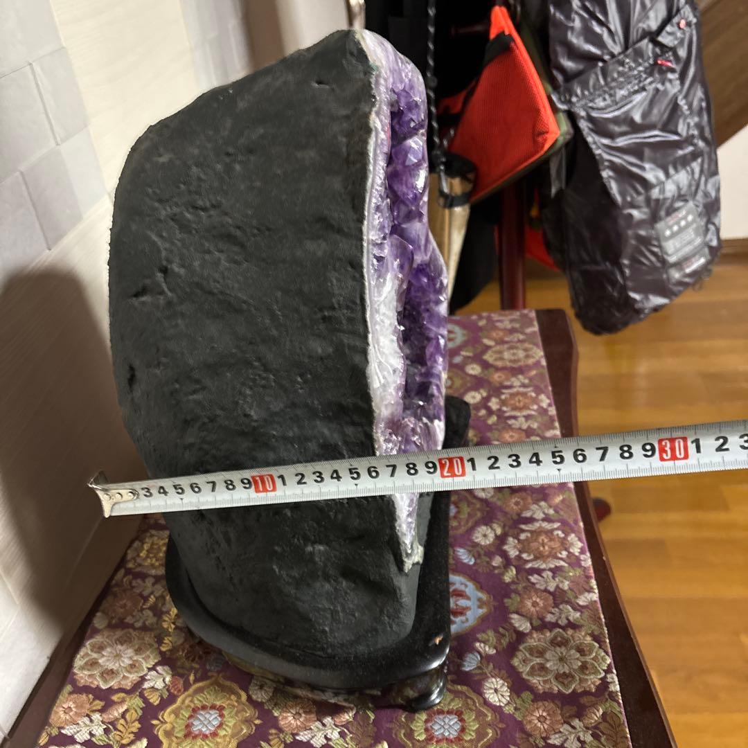 アメジスト結晶の置物 木製台座付き