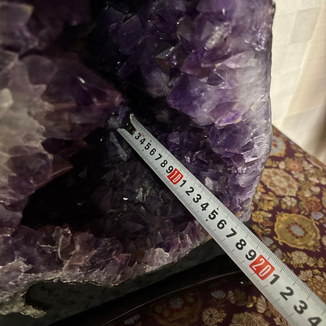 アメジスト結晶の置物 木製台座付き