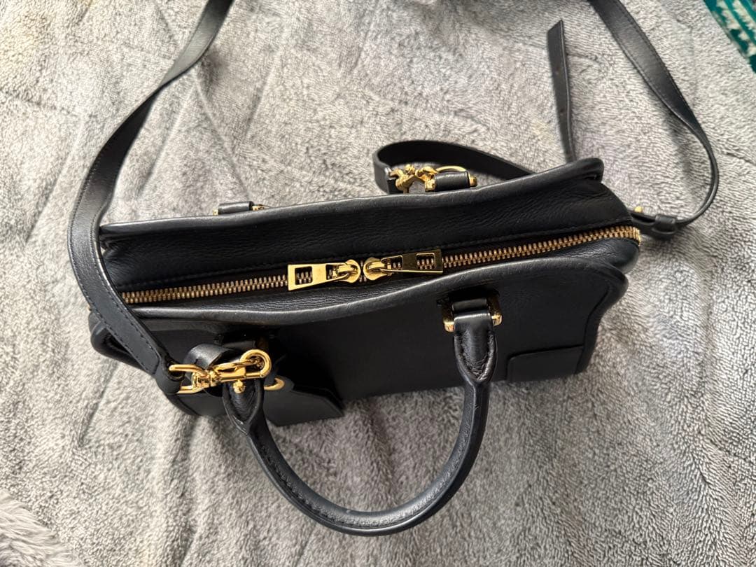 LOEWE アマソナ23 ブラックレザーショルダーバッグ