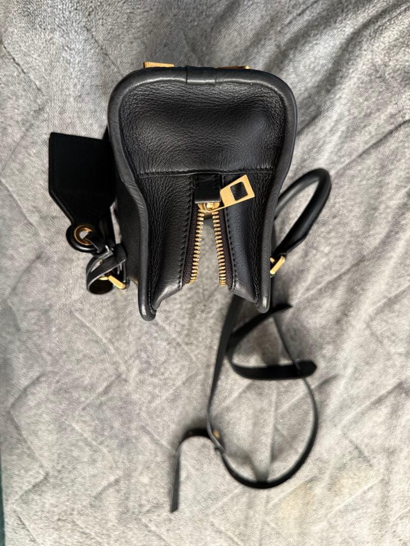 LOEWE アマソナ23 ブラックレザーショルダーバッグ