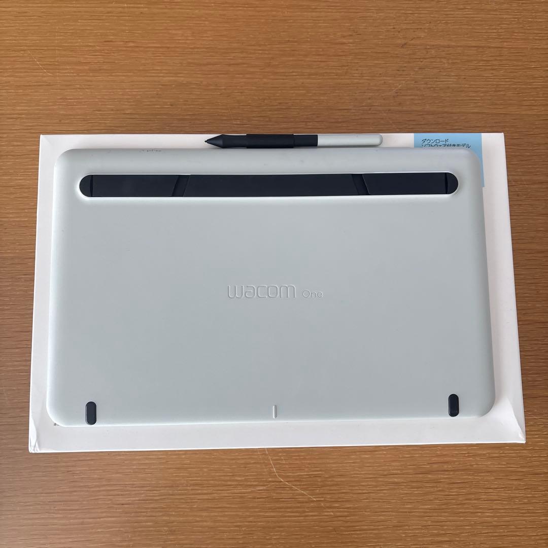 Wacom One Creative Pen Display 本体