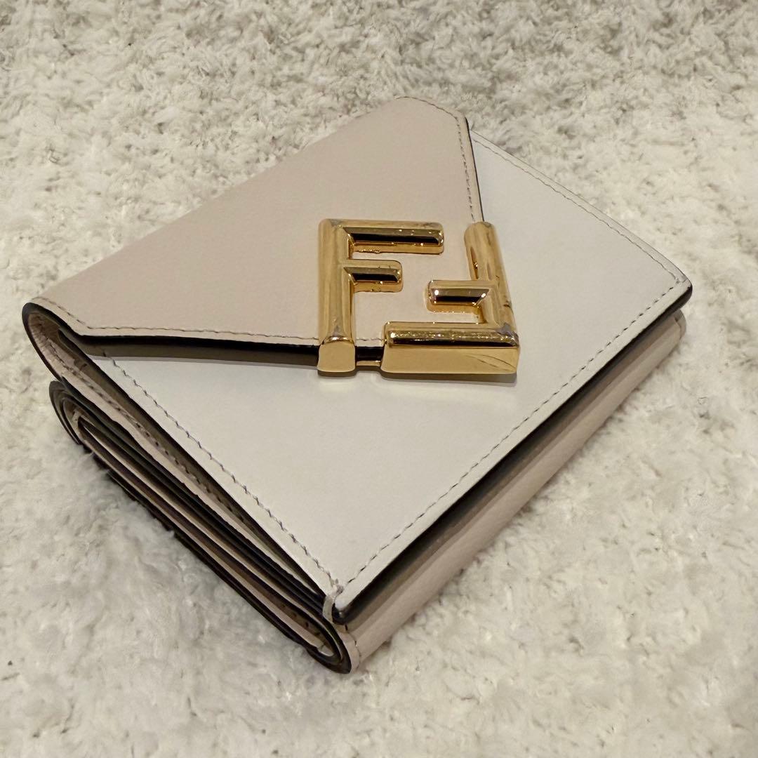 FENDI 三つ折り財布　ダイヤモンド　小銭入れ　フェンディ