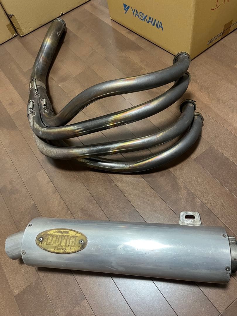 ツキギレーシングマフラー　ゼファー1100