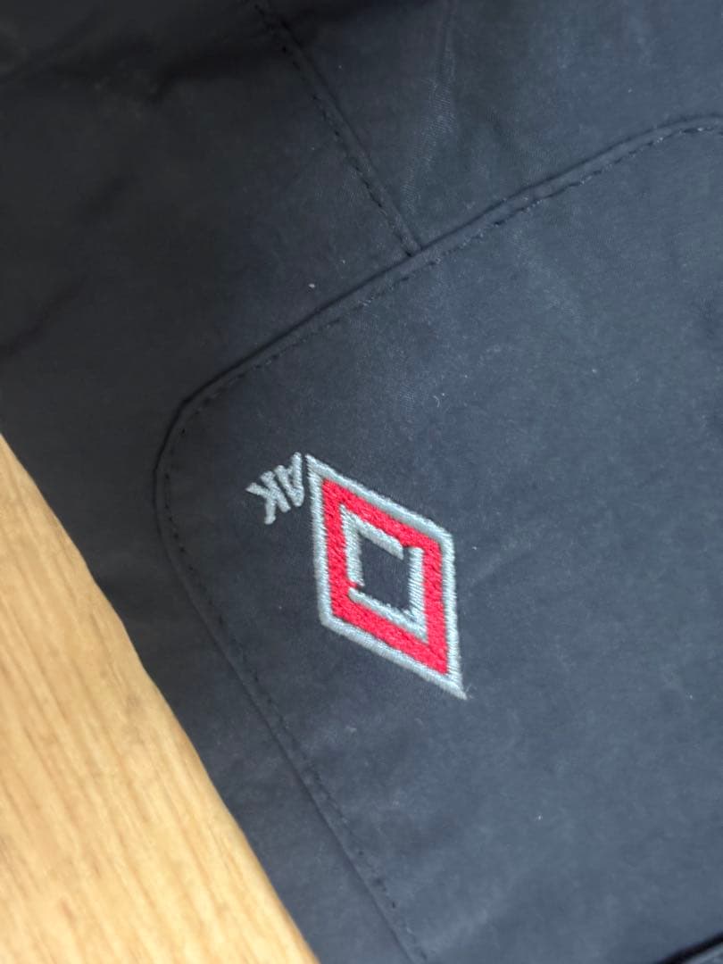 BURTON AK GORE-TEX Sサイズ　黒スノーウェア　パンツ