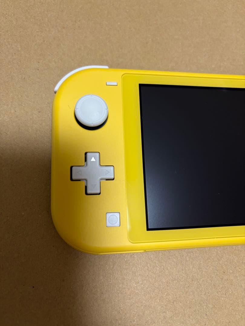 Nintendo Switch Lite イエロー　充電器付き
