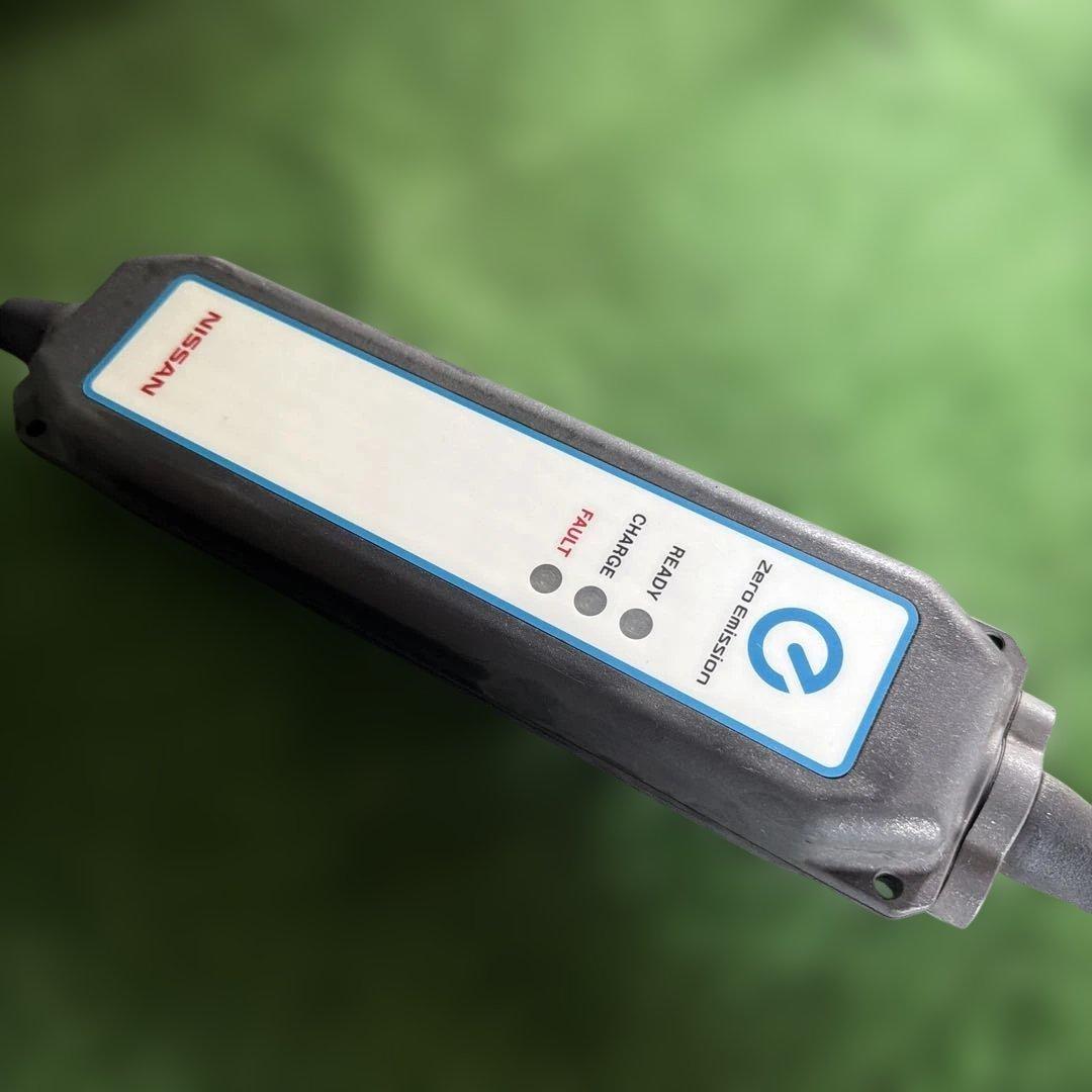 日産リーフ充電ケーブル