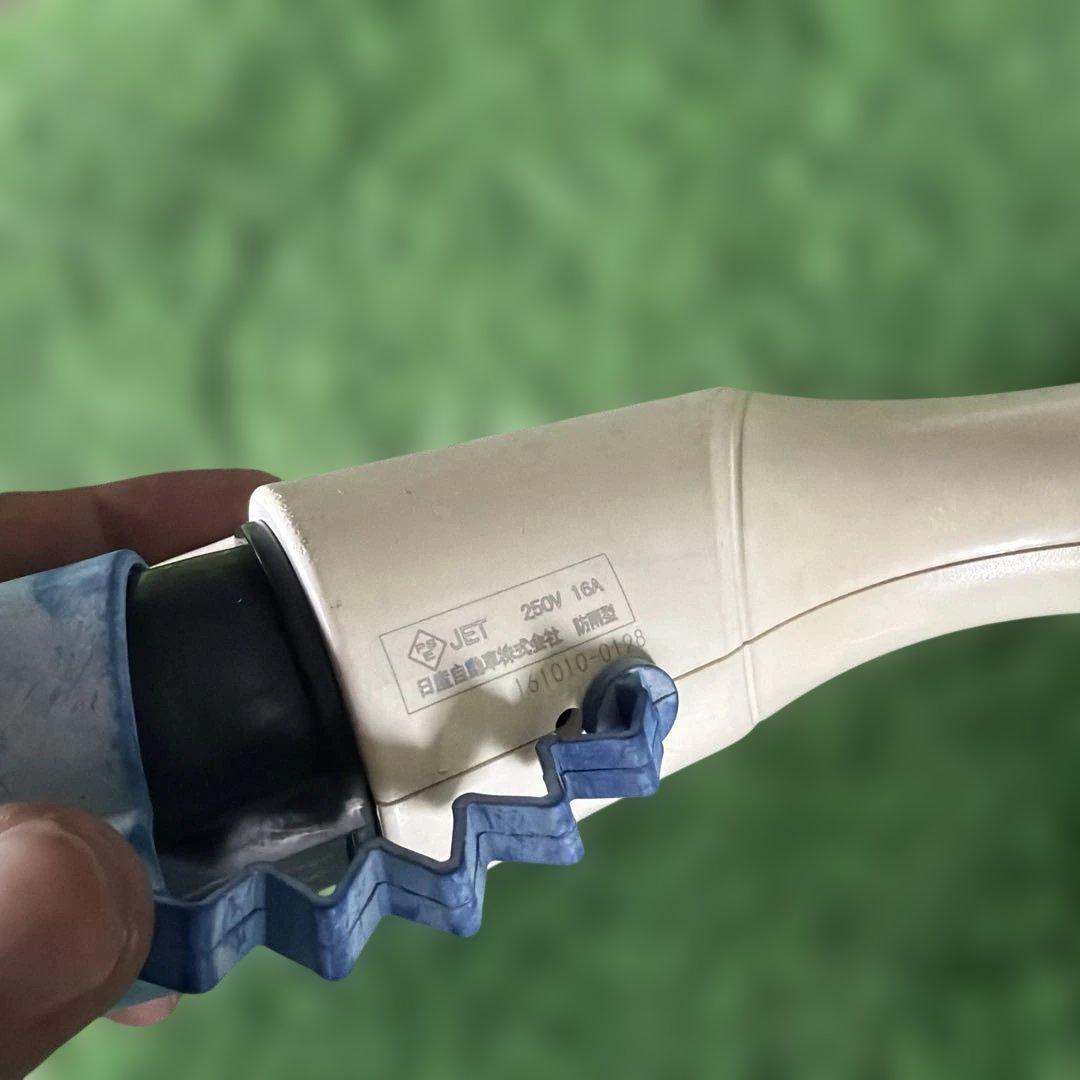 日産リーフ充電ケーブル