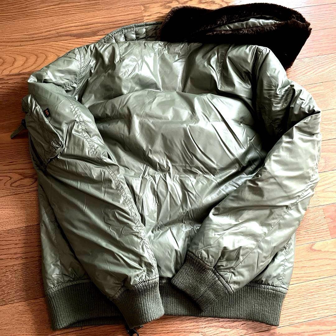 ALPHA INDUSTRIES ダウンジャケット XL カーキ ネックボア