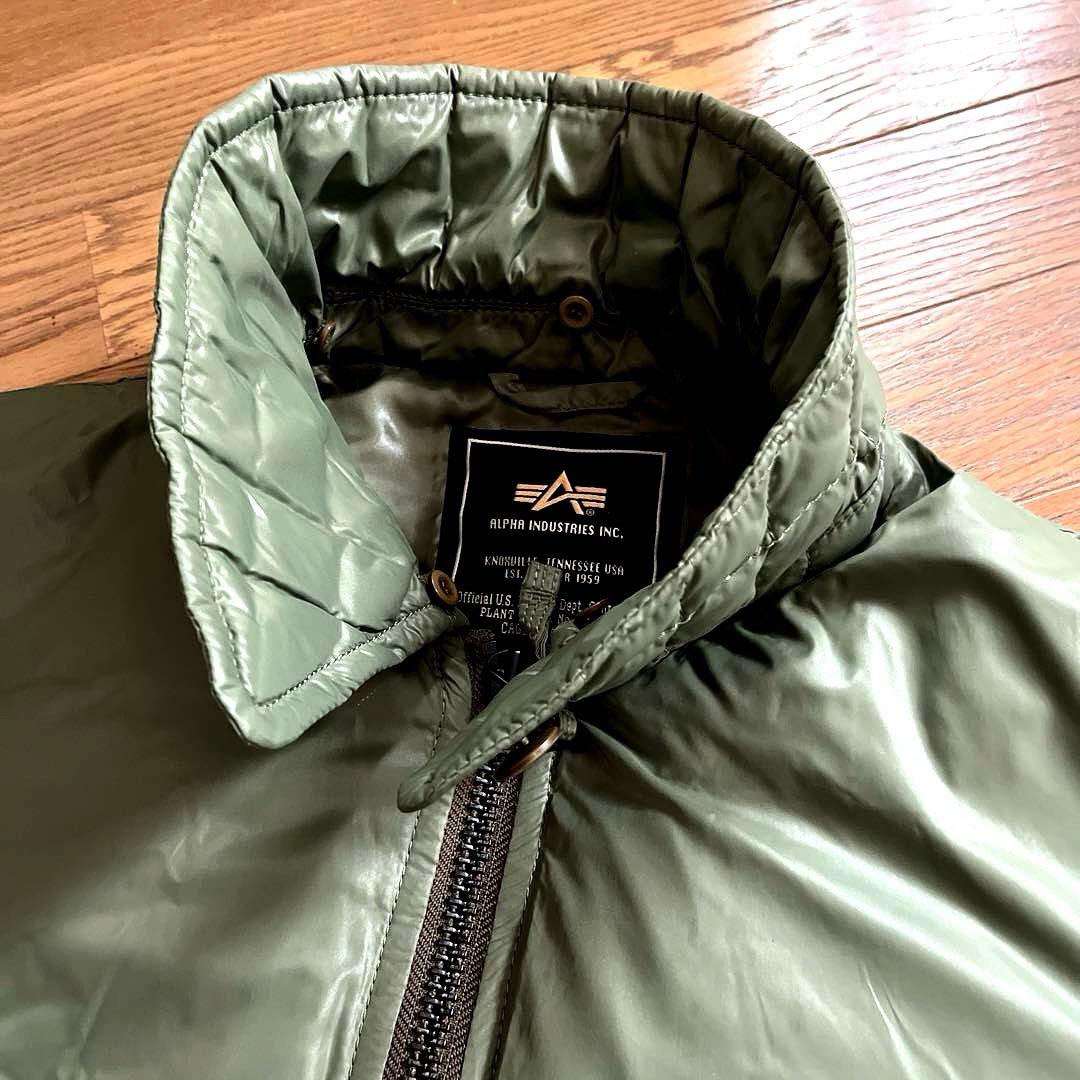 ALPHA INDUSTRIES ダウンジャケット XL カーキ ネックボア