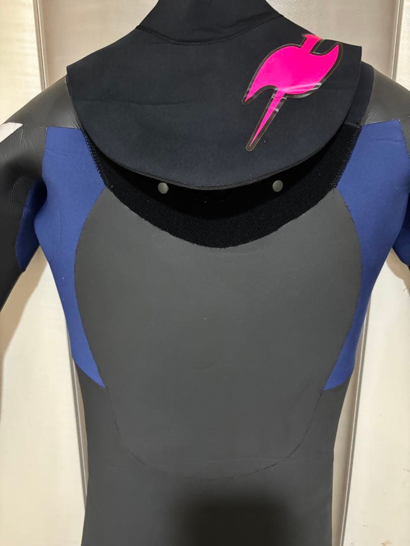 入水少なめ！　SAVERCROSS　セイバークロス　セミドライ　ウェットスーツ