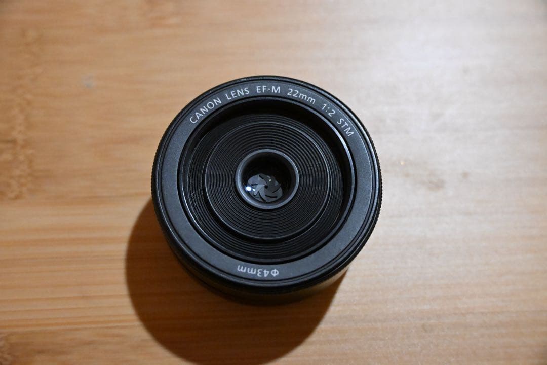 Canon EF-M 22mm f/2 STM パンケーキ レンズ