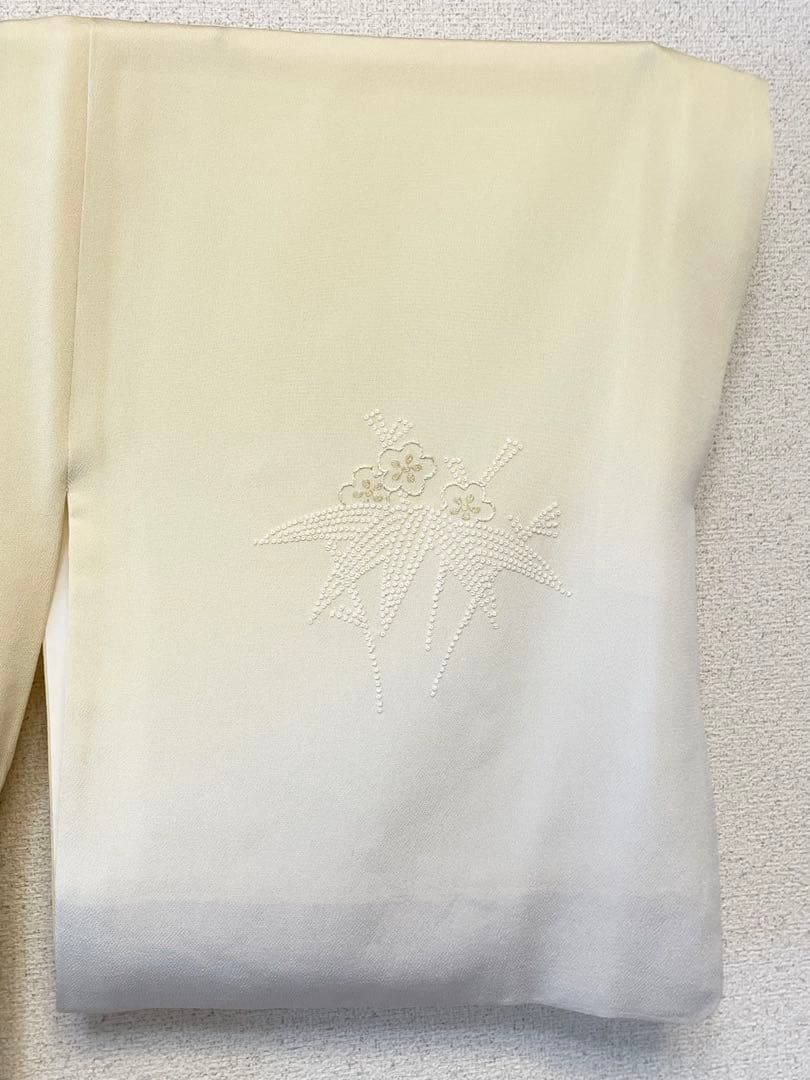 淡いイエロー/淡いグレー グラデーション 付下げ 花柄相良刺繍