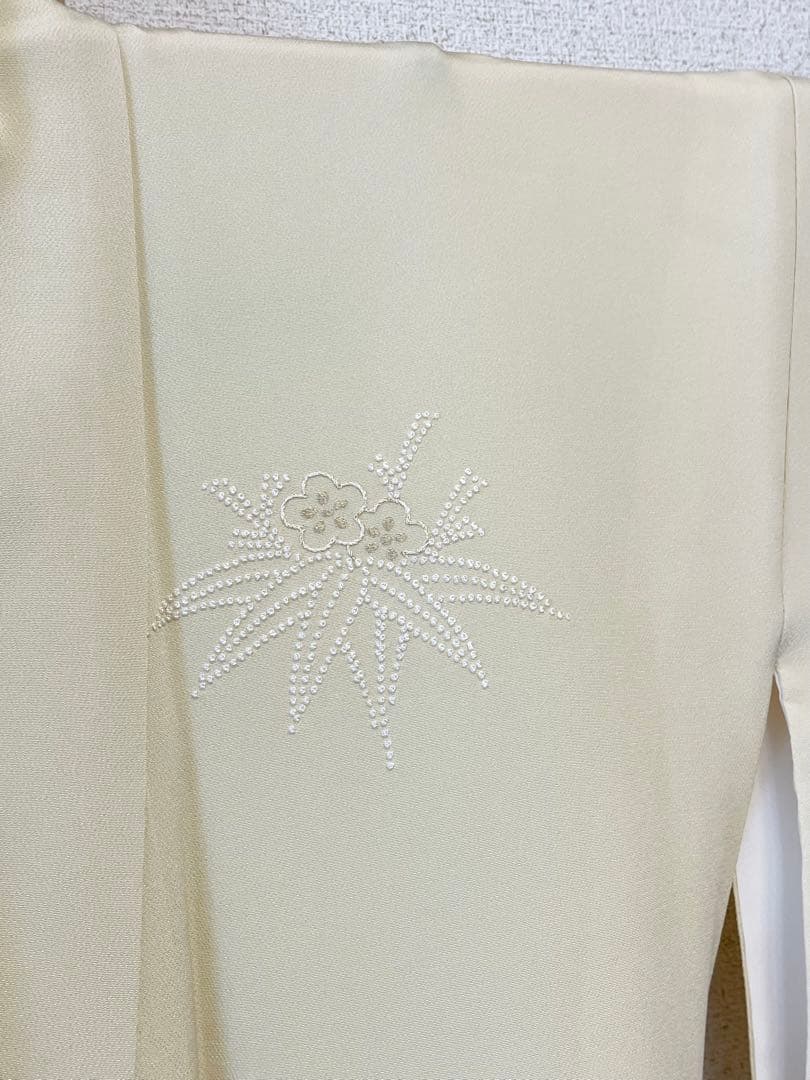 淡いイエロー/淡いグレー グラデーション 付下げ 花柄相良刺繍