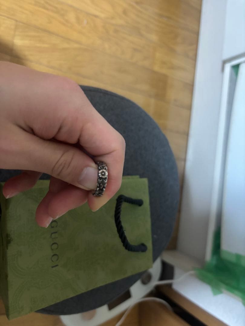 GUCCI フラワー装飾ピアス片耳