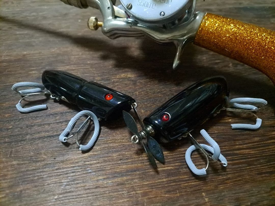 トップウォータージャンキー　オケラ　ブラック　レッドアイ