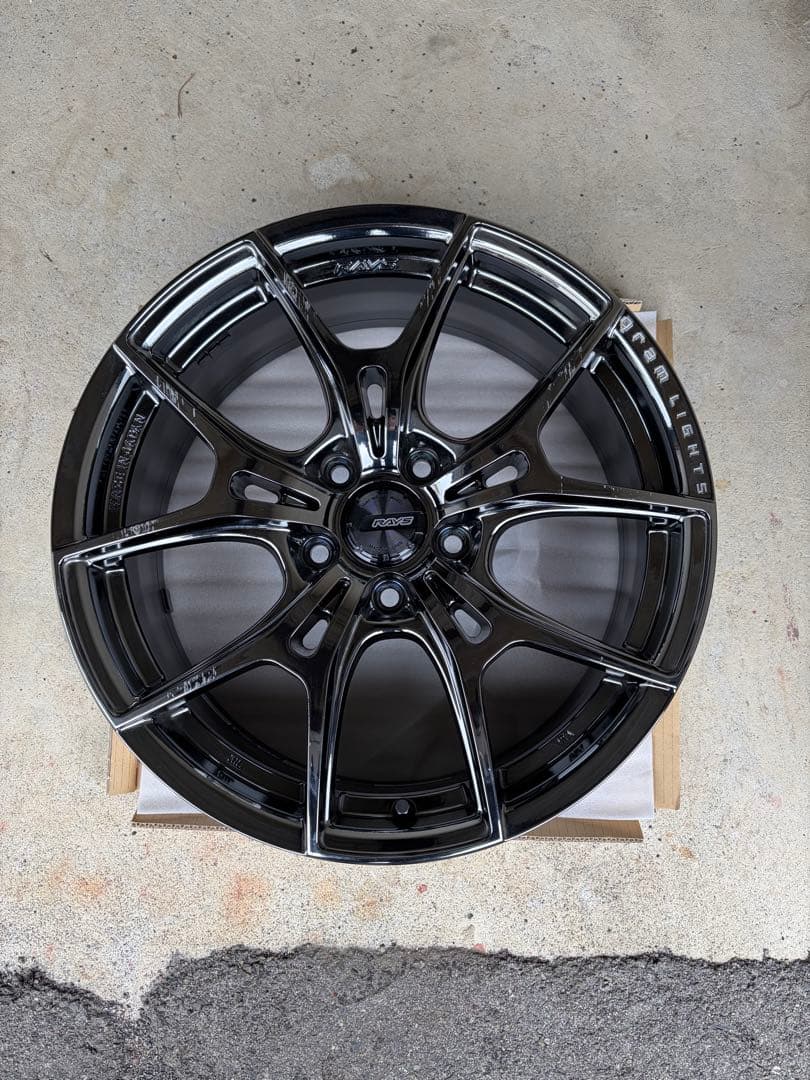 【傷有り】RAYS Gram Lights 18インチ（1本）