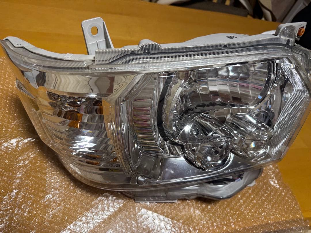 T工房様 ハイエース4型以降LED純正ヘッドライト