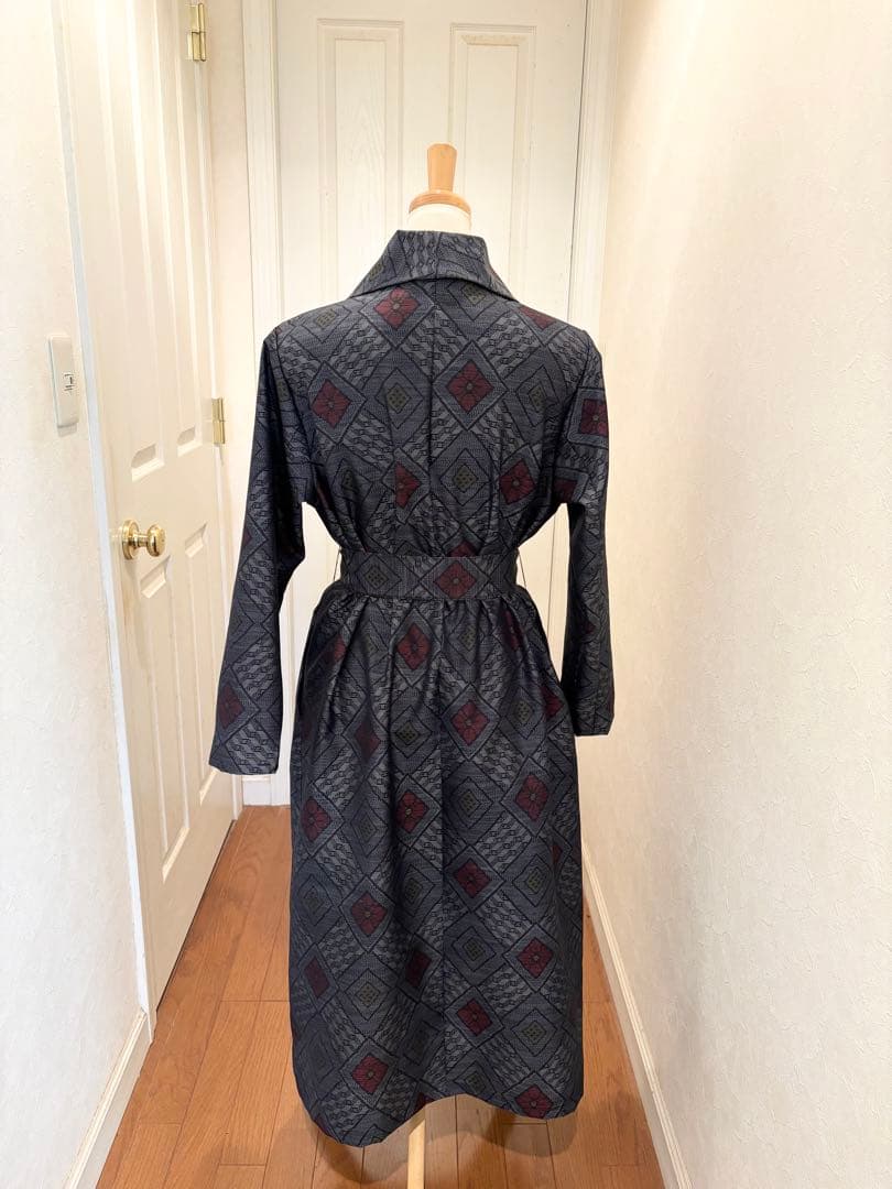 161 着物リメイク 正絹 本場大島紬 花菱文 ロングコート ウエストリボン付