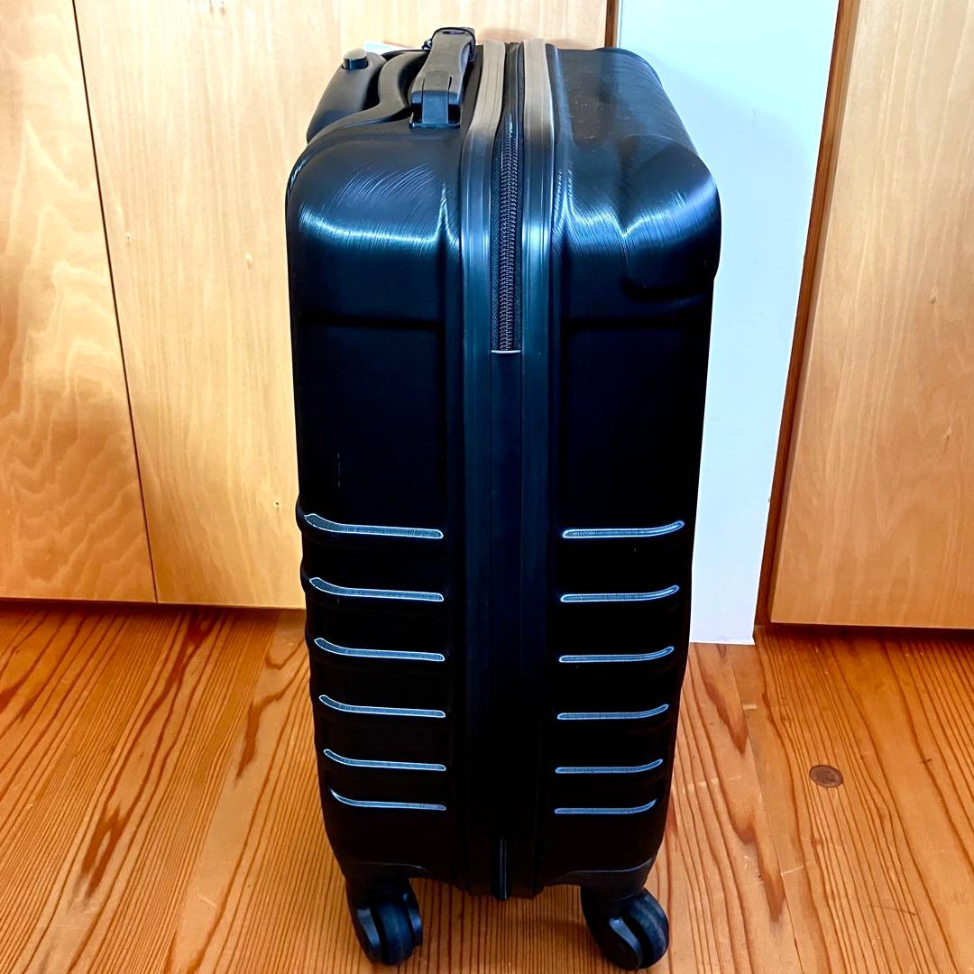 日本未入荷　CK カルバンクライン ブラック ハードキャリーケース　スーツケース