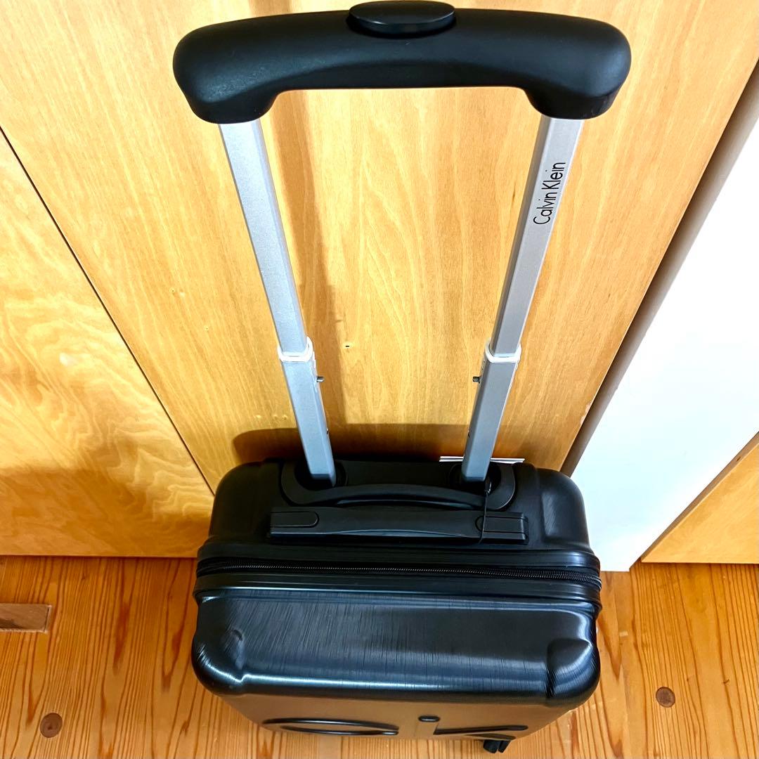 日本未入荷　CK カルバンクライン ブラック ハードキャリーケース　スーツケース