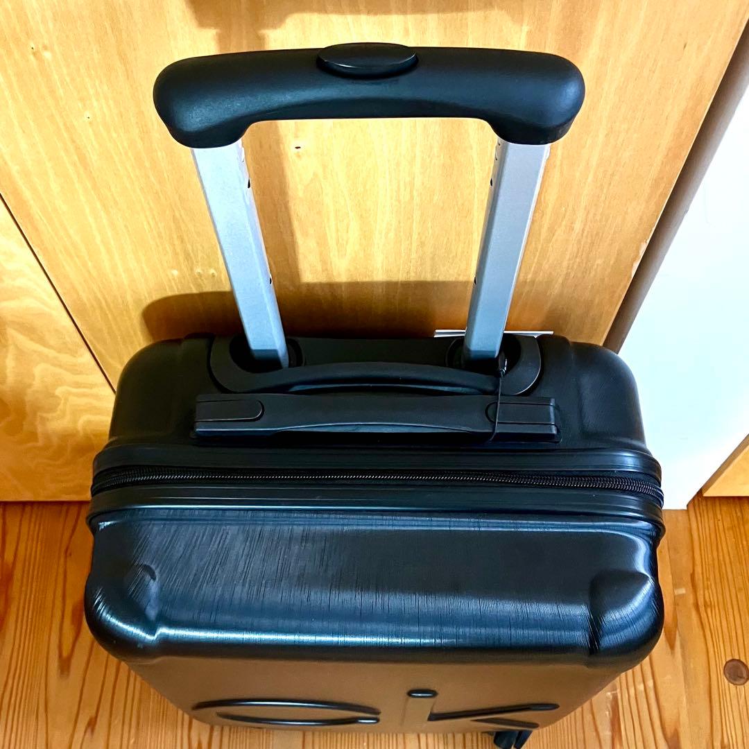 日本未入荷　CK カルバンクライン ブラック ハードキャリーケース　スーツケース