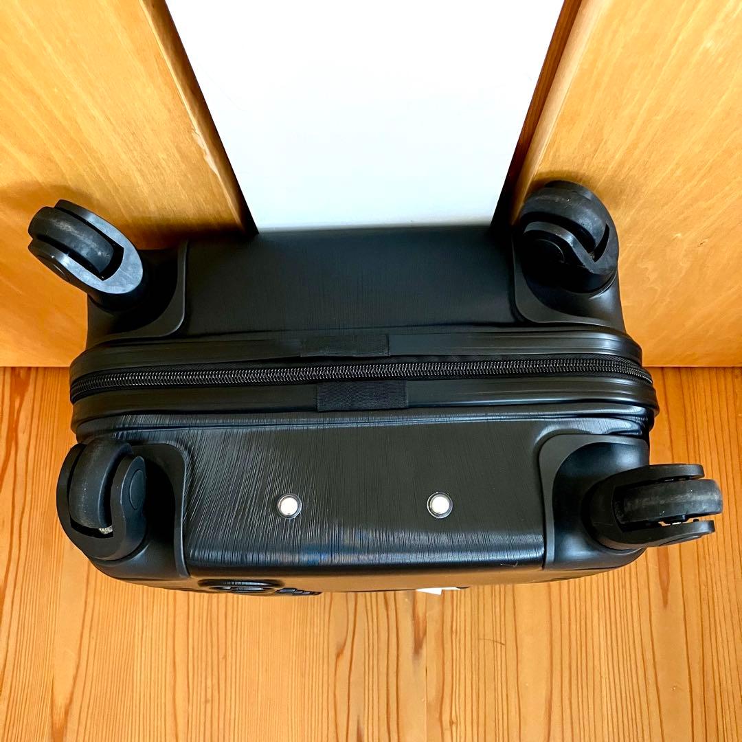 日本未入荷　CK カルバンクライン ブラック ハードキャリーケース　スーツケース