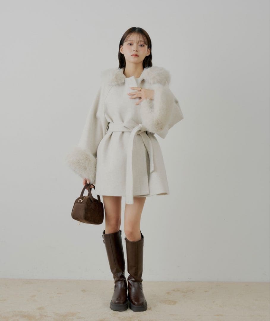 あ*さ様 Chico ファー襟ケープコート