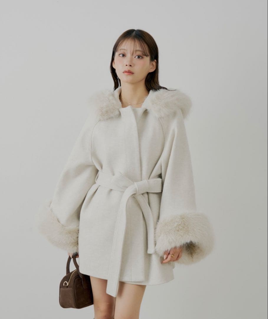 あ*さ様 Chico ファー襟ケープコート