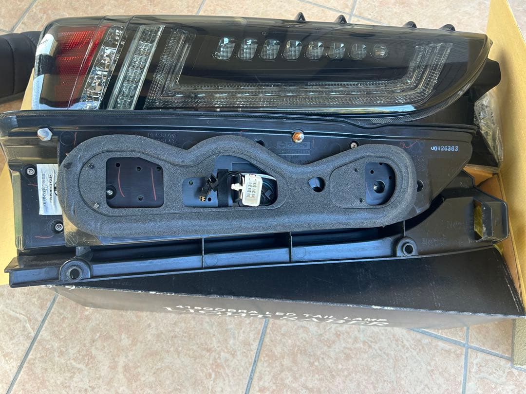 ハイエース 200系 テールランプ 415 COBRA FLEX