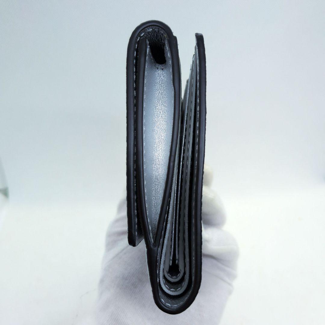 【極美品 希少色 保存袋付き】フェンディ　ピーカブー　折り財布　シルバー　シボ革