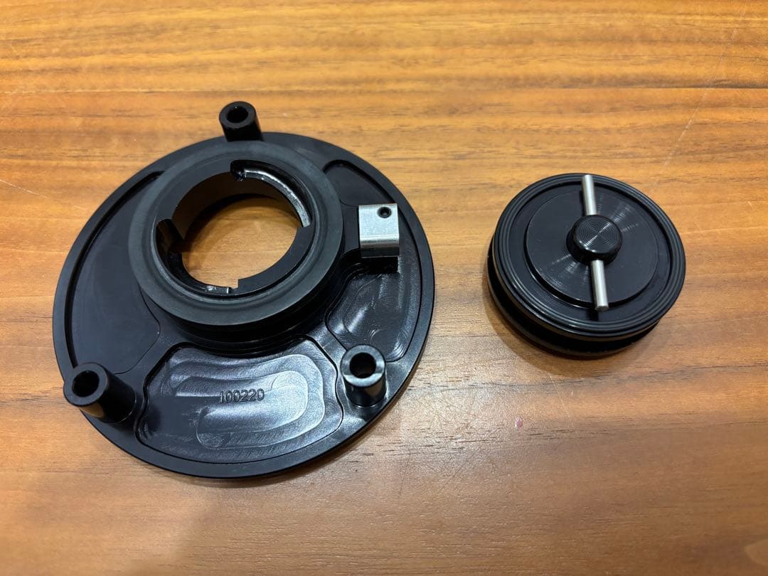 YAMAHA用 DRIVEN：ドリブンD-Axis HALOフュエルキャップ中古