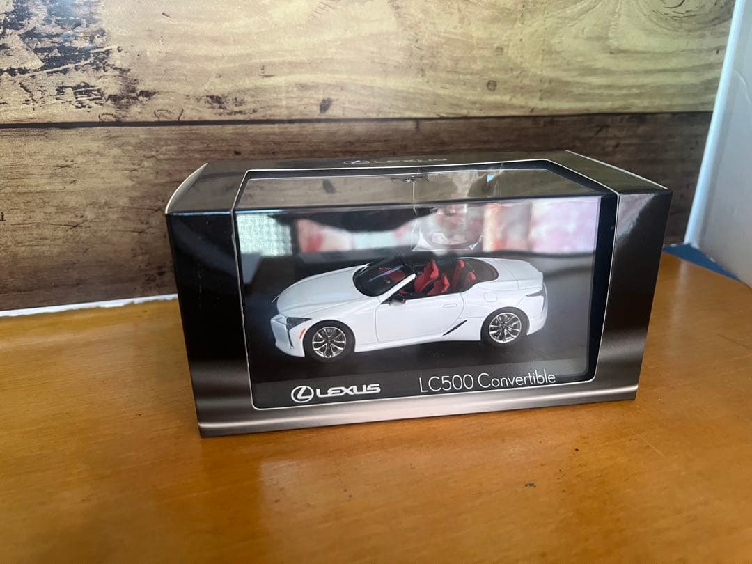 非売品Lexus LC500 Convertible 左ハンドル車ホワイト