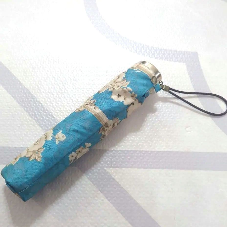 【美品】ChristianDior　3段折り傘　折りたたみ傘　雨傘　ブルー　花柄