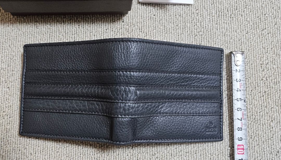 【新品未使用】GUCCI 二つ折り財布 革 レザー