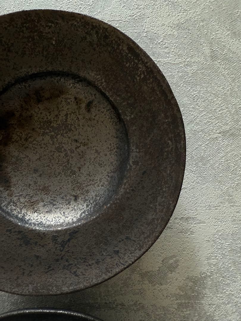 安福由美子　黒錆リム鉢　リム皿　2枚組