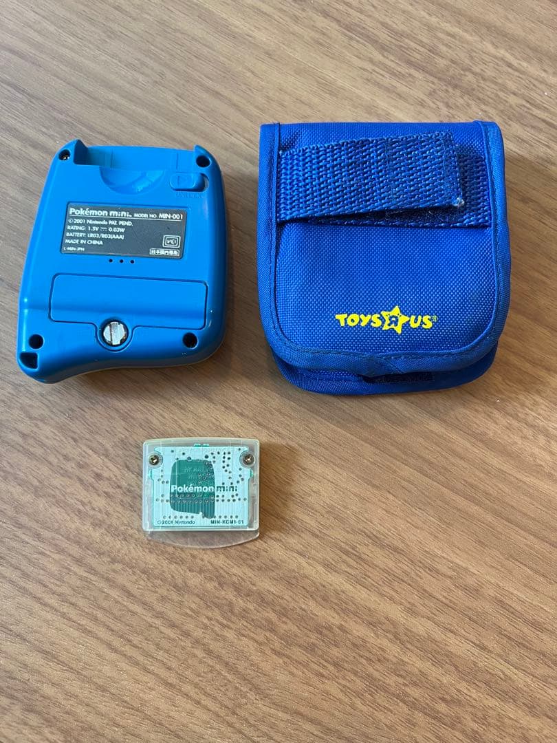 ポケモンミニ 本体とゲームカートリッジ