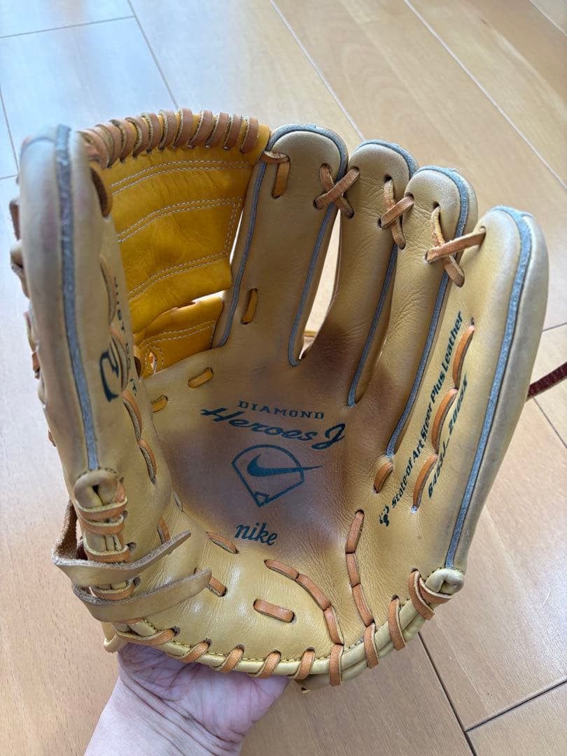 ナイキ グローブ 内野手 硬式