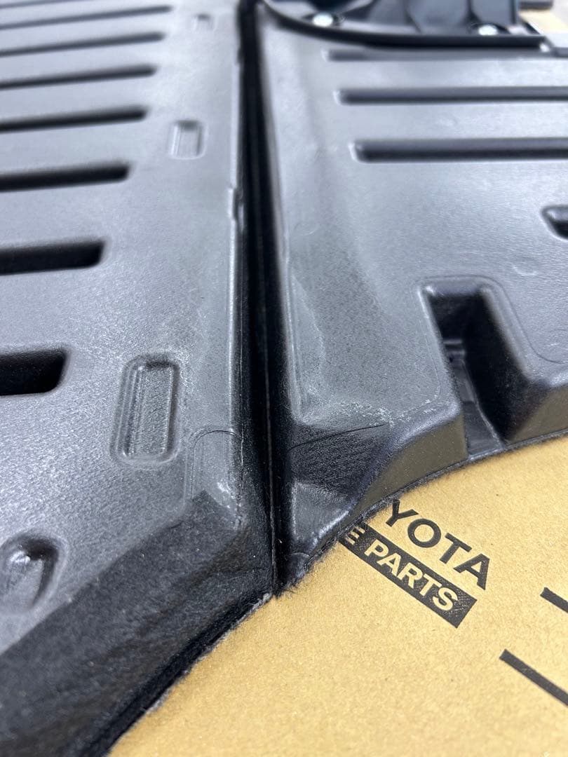 ノア　エスクァイア　ヴォクシー / 80系 / ラゲッジボード